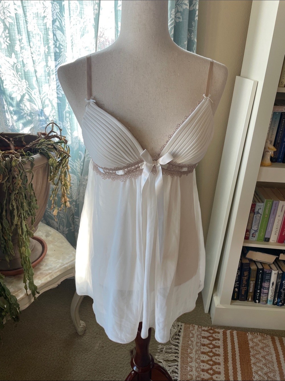 Linea Donatella white dainty lingerie night slip - Picture 1 of 8